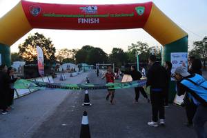 BIB: 
                            <button type="button" onclick="openModal(3631639)" class="btn btn-primary btn-sm float-right btn-popup" data-toggle="modal" data-target=".modal-high-quality">
                        <i class="fas fa-shopping-cart"></i> Add to Cart
                    </button>
                                            <button type="button" onclick="isThisMe(3631639, true)" class="btn btn-success btn-sm float-right btn-popup btn-isme hidden" data-toggle="tooltip" data-placement="bottom" title="นี่คือรูปของคุณใช่ไหม คลิกที่นี่เพื่อเอาเข้าอัลบั้ม">
                        <i class="fas fa-plus"></i> Add to album
                    </button>
                    <button type="button" onclick="isThisMe(3631639, false)" class="btn btn-warning btn-sm float-right btn-popup btn-isnotme hidden">
                        <i class="fas fa-ban"></i> Remove from album
                    </button>